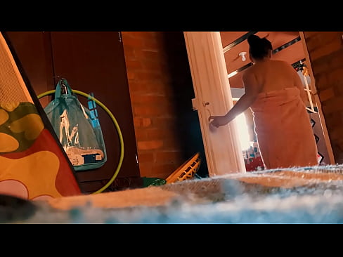 ❤️ Дзядзька ідзе за мной у душ, трахае мяне, пакуль я прымаю душ. ☑ Якасны сэкс у нас